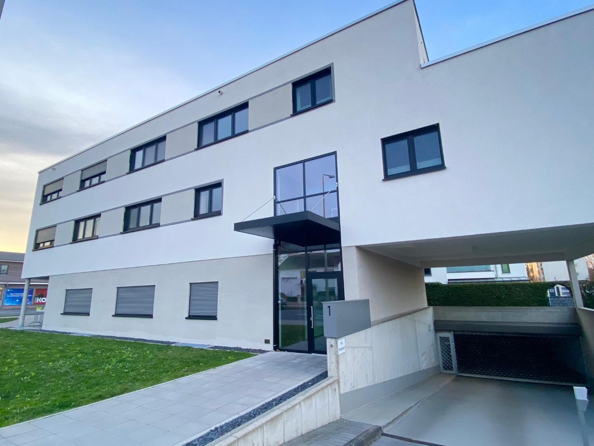 Exklusive 3-Zimmer Luxus-Maisonette In Hochheim - Naehe Frankfurt Flughafen, Wiesbaden Und Mainz Хоххайм-ам-Майн Экстерьер фото
