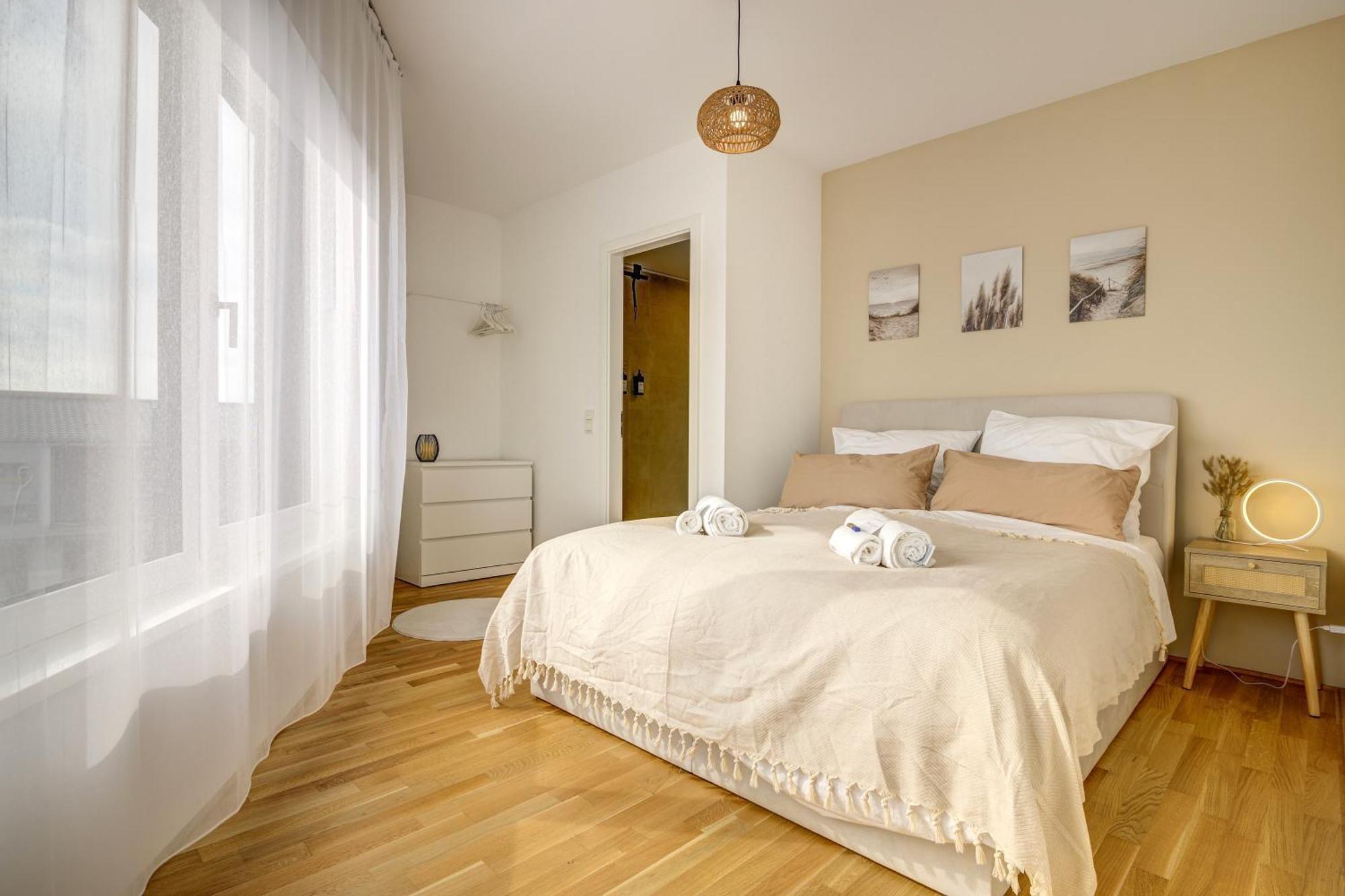 Exklusive 3-Zimmer Luxus-Maisonette In Hochheim - Naehe Frankfurt Flughafen, Wiesbaden Und Mainz Хоххайм-ам-Майн Экстерьер фото